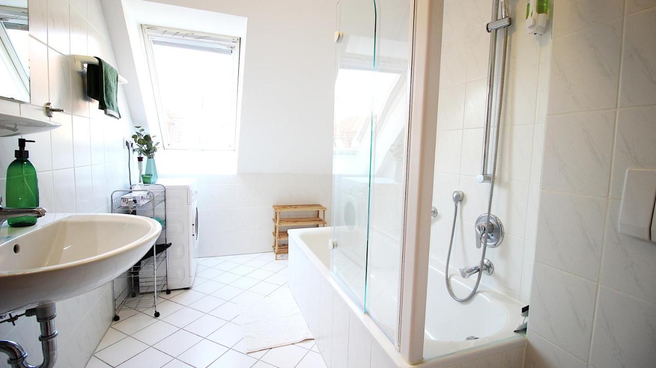 Homie Stay Zell - Apartment Mit Privatparkplatz Zell am Main Екстериор снимка