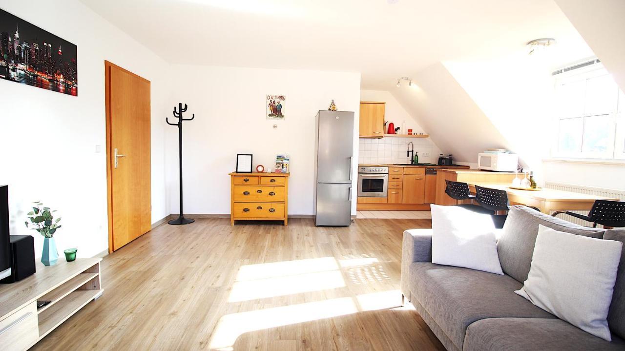 Homie Stay Zell - Apartment Mit Privatparkplatz Zell am Main Екстериор снимка